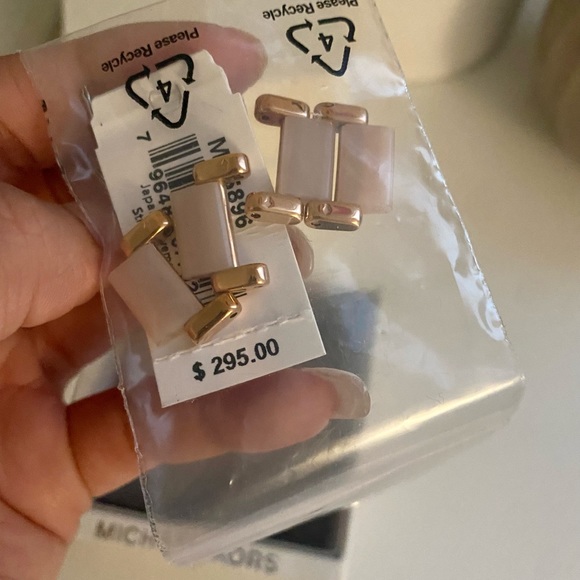 Beautiful Michael Kors Watch ✨ - Picture 3 of 4